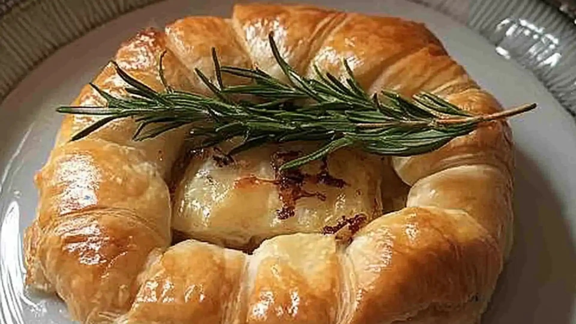Effortless Elegance: Your Guide to Baked Brie in Puff Pastry